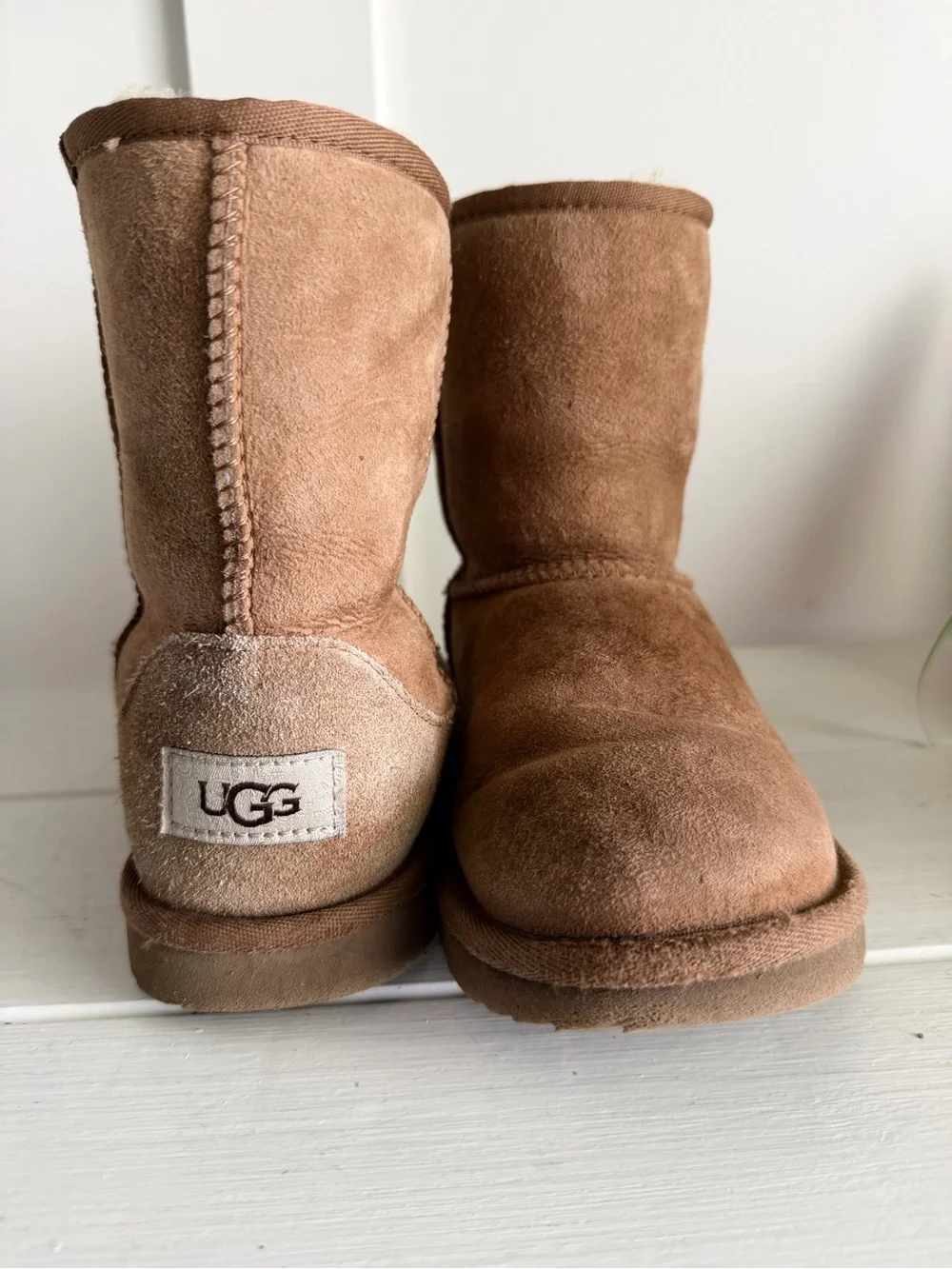 UGG Kids Classic II Suede Boots Chestnut Youth Size 3 Fall Footwear
